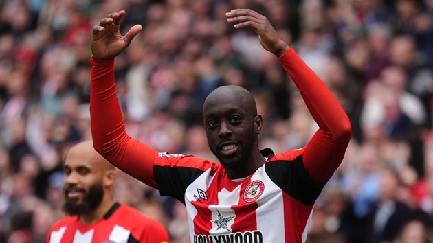 Wissa 'nổi loạn' đòi đến Newcastle, Brentford cứng rắn đáp trả