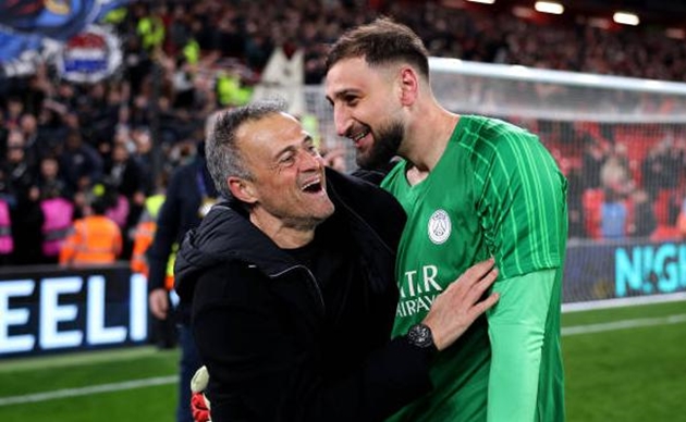 PSG thể hiện quyền lực với Gianluigi Donnarumma.