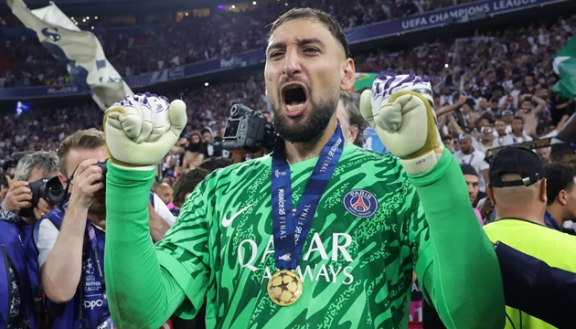 Donnarumma trên đường tới Ngoại hạng Anh, MU và Man City cạnh tranh gắt gao
