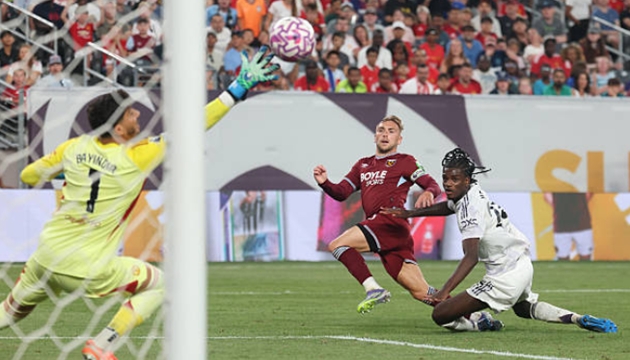 Bowen ghi bàn thắng danh dự cho West Ham.