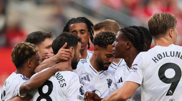 Man United 2-1 West Ham: Cú đúp của Bruno; Sai lầm kép từ Areola