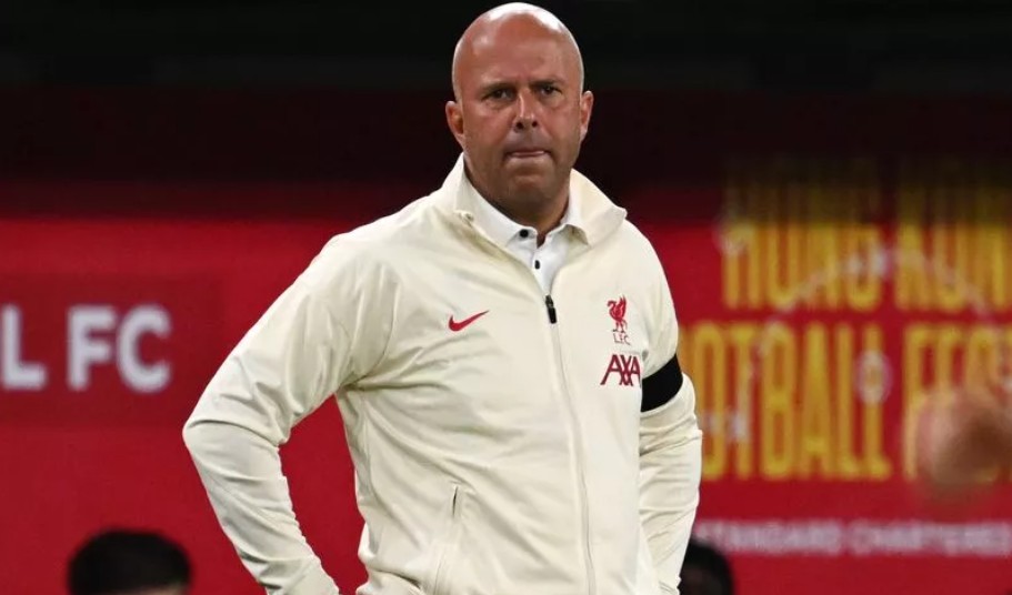Gục ngã trước AC Milan, Liverpool bộc lộ điểm yếu chống phản công