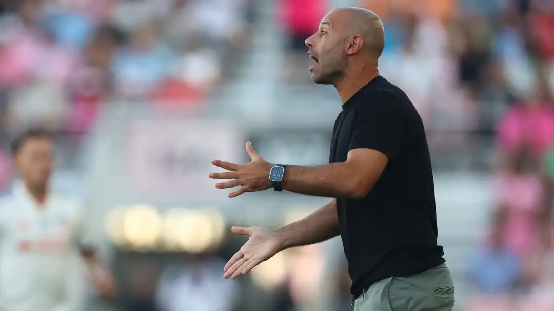 HLV Mascherano chỉ trích MLS 'tiêu chuẩn kép' trong vụ treo giò Messi