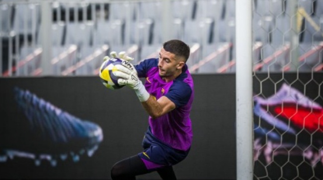 Barca cân nhắc trao áo số 1 cho Joan Garcia