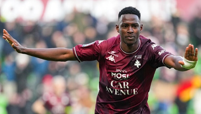 Liverpool cạnh tranh Idrissa Gueye với West Ham