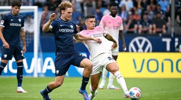 Ten Hag thắng trận đầu với Leverkusen