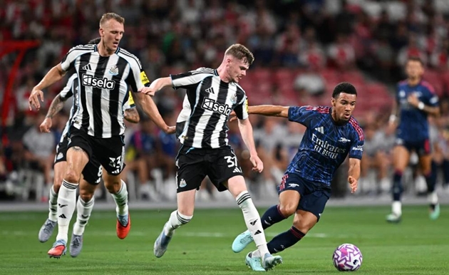 Màn trình diễn của Nwaneri chỉ ra lý do Arsenal không thể chần chừ với Eze