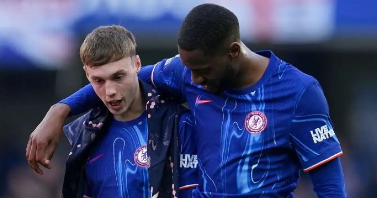 Tosin và Palmer là đôi bạn thân thiết.