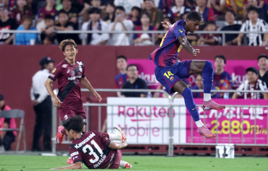 Marcus Rashford chơi tốt trong trận giao hữu ra mắt Barcelona.