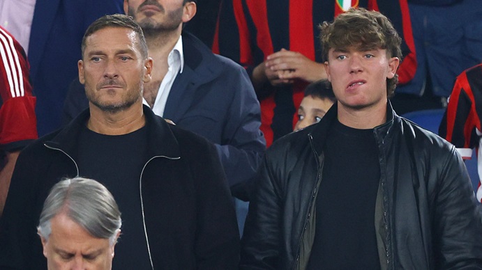 Con trai Francesco Totti giải nghệ ở tuổi 19