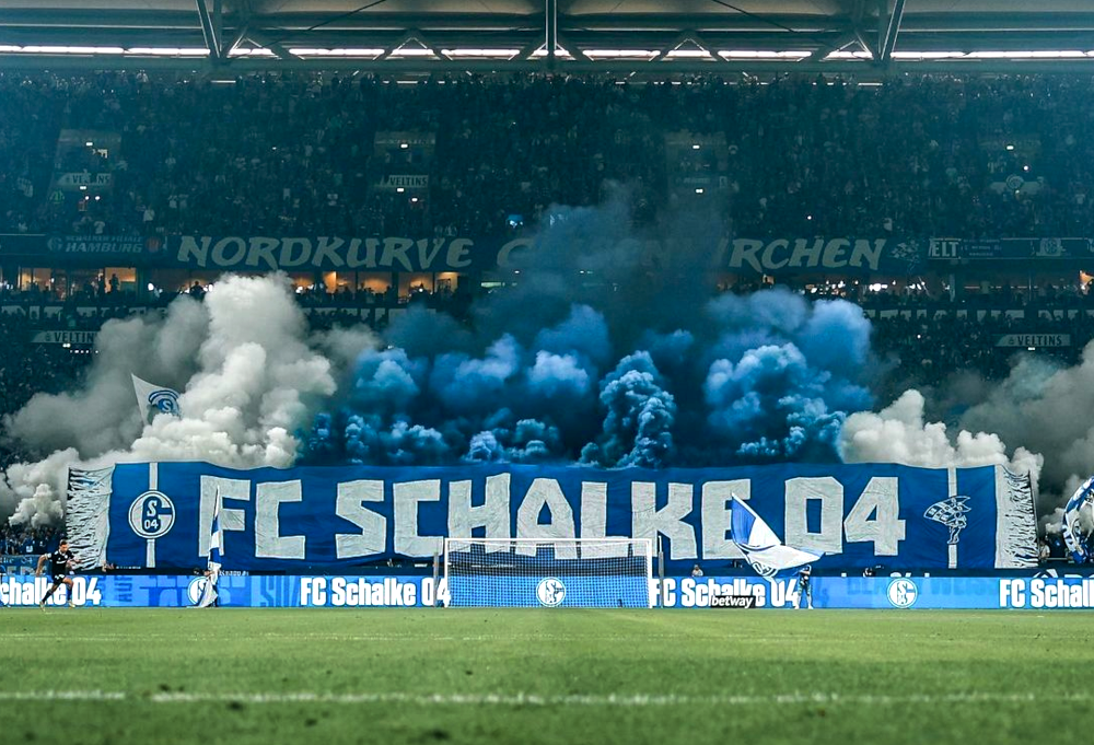 Khán đài Nordkurve của Schalke 04 luôn là nơi cuồng nhiệt nhất