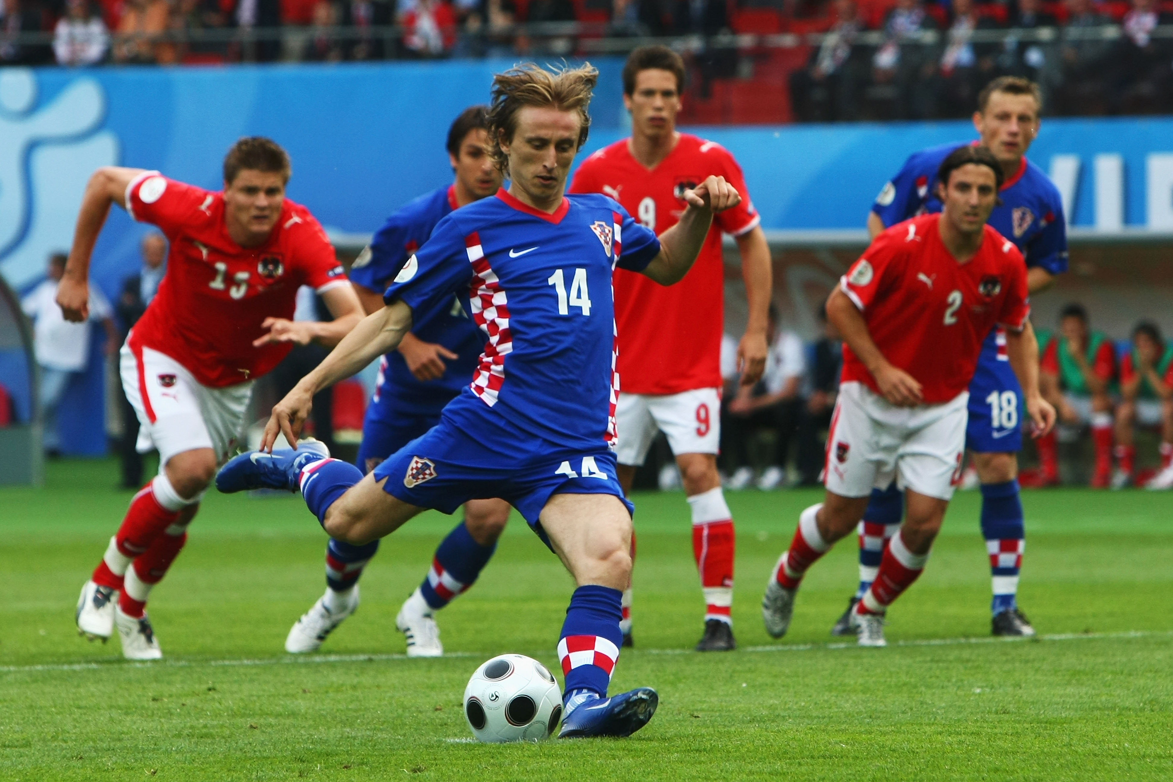 Modric ghi bàn giúp Croatia hạ gục Áo