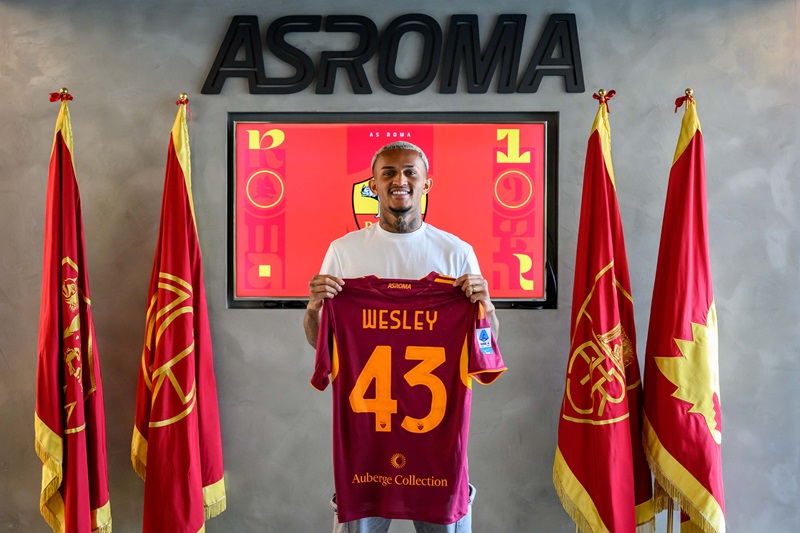 "Vị vua thứ tám", "bom xịt" Baptista: Những vũ công Samba trong lịch sử của AS Roma