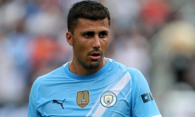 Real rút lui, dừng theo đuổi Rodri từ Man City