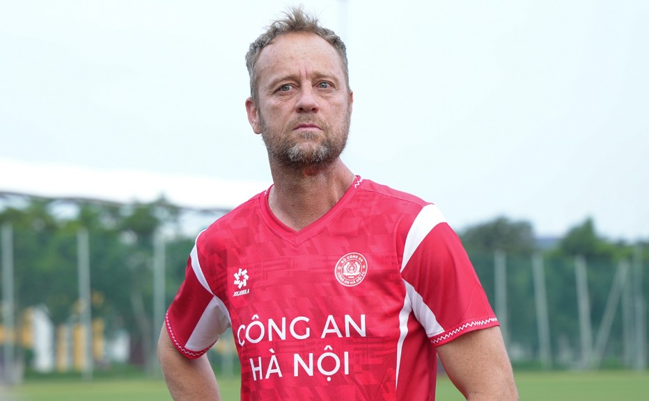HLV Mano Polking lọt vào danh sách ứng viên dẫn dắt tuyển Singapore. Ảnh: CAHN FC.