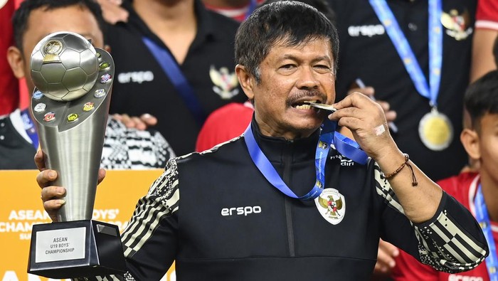 Indra Sjafri là HLV nội thành công nhất bóng đá Indonesia.