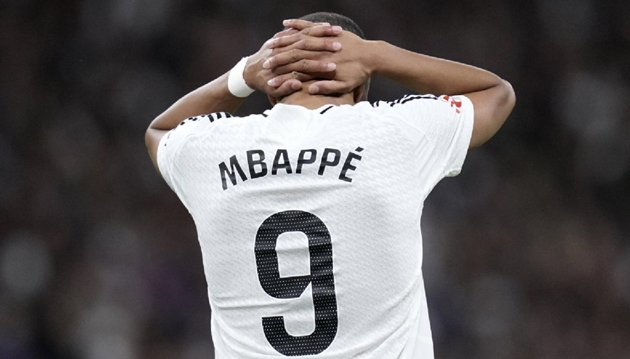 Kylian Mbappe không tiếp tục khoác áo số 9.