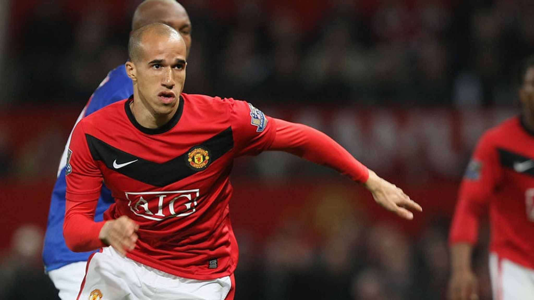 Cựu cầu thủ M.U, Gabriel Obertan là niềm cảm hứng của những đứa trẻ tại vùng ngoại ô Paris