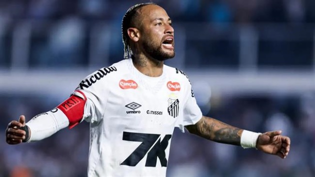 Neymar không hạnh phúc khi trở lại Santos.