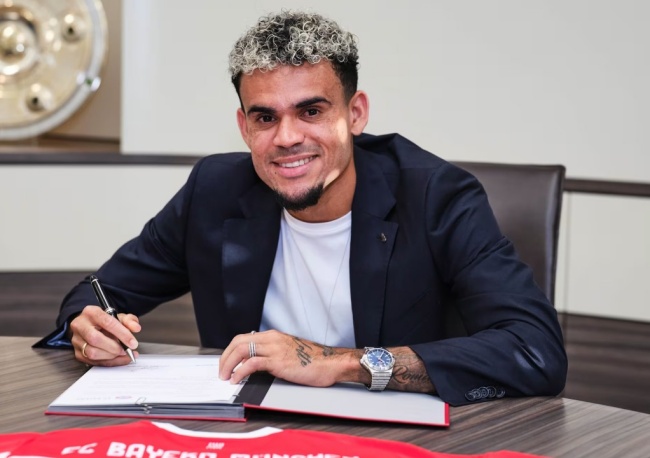 CHÍNH THỨC! Bayern chiêu mộ Luis Diaz từ Liverpool