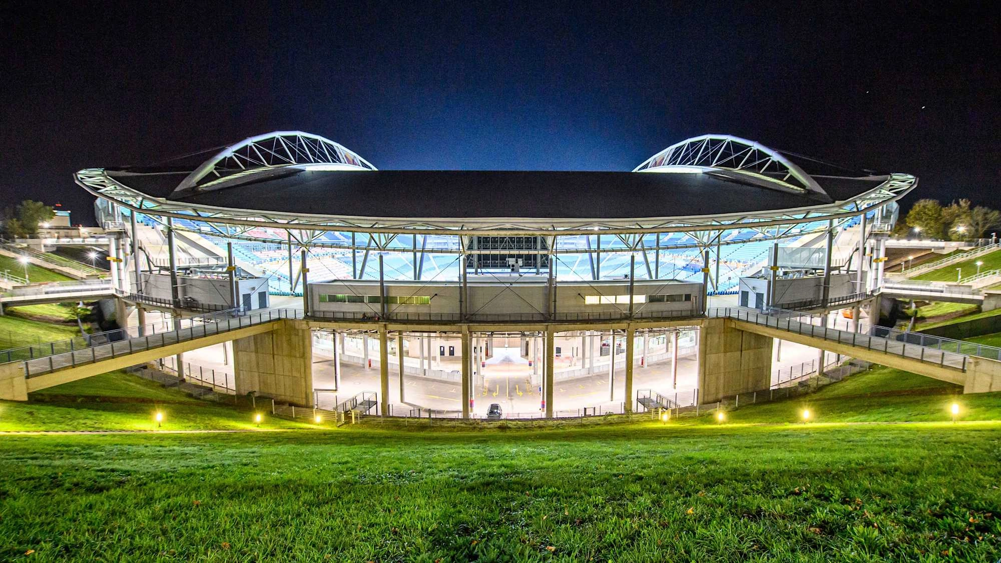 Sân vận động mới được xây trong lòng Zentralstadion