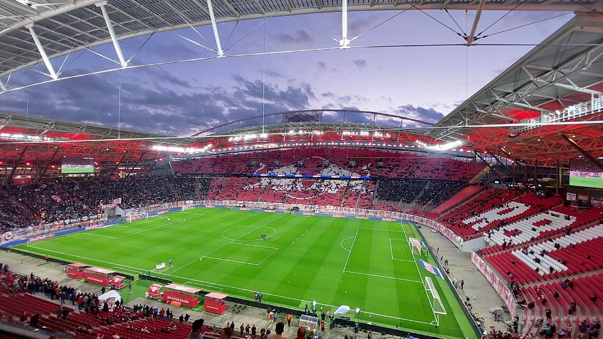 Sân vận động Red Bull Arena (Leipzig): Từ di sản Đông Đức đến biểu tượng hiện đại