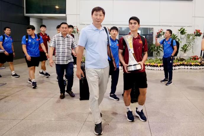 U23 Việt Nam về nước trong vinh quang.