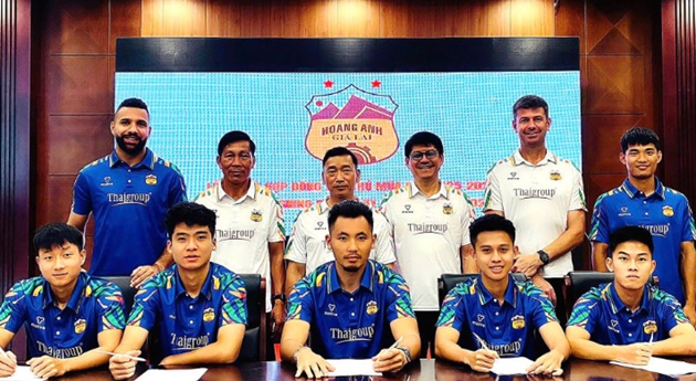 HAGL chiêu mộ cầu thủ Việt kiều Ryan Hà
