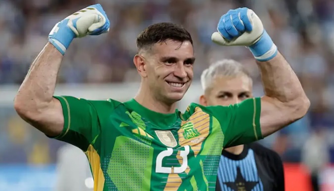 MU bị từ chối lời đề nghị dành cho Martinez.
