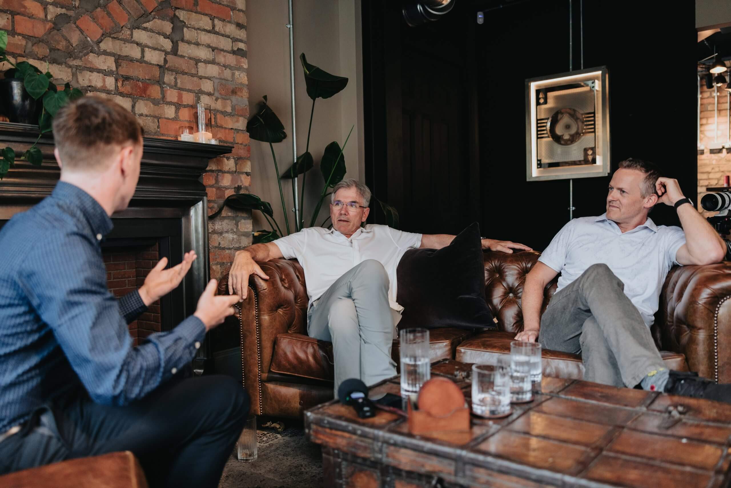 Billy Beane (trái) và người cộng sự Luke Bornn (phải)