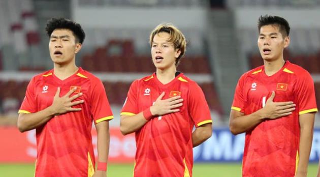 Ảnh bài viết HLV Kim Sang Sik lo ngại áp lực với Viktor Lê