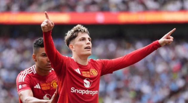 Ảnh bài viết Chuyển nhượng sáng 1/8: Chelsea quyết sở hữu Garnacho; Sancho sẵn sàng giảm lương để trở lại Dortmund