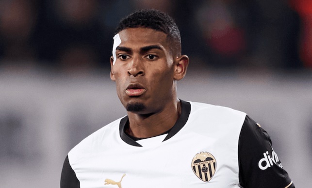 Mosquera chia tay Valencia để đến với Arsenal.