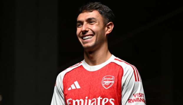 Zubimendi đầu quân cho Arsenal.