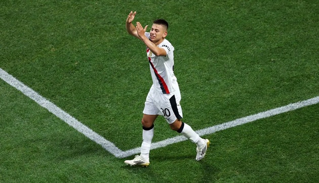 Ảnh bài viết Echeverri cần rời Man City và Roma là điểm đến lý tưởng?