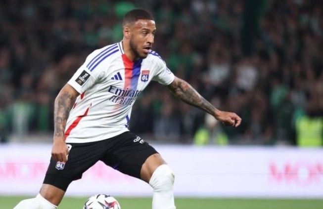 Tolisso trong màu áo Lyon.
