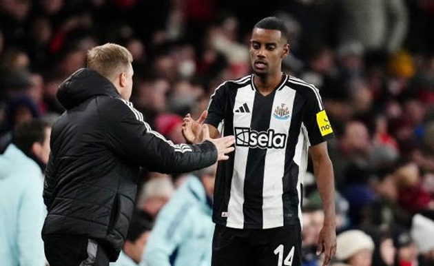 Ảnh bài viết Eddie Howe lên tiếng sau khi Newcastle từ chối bán Isak