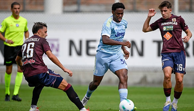 Ảnh bài viết Vlahovic bỏ lỡ cơ hội vàng, Juventus bất lực nhìn Reggiana tạo địa chấn