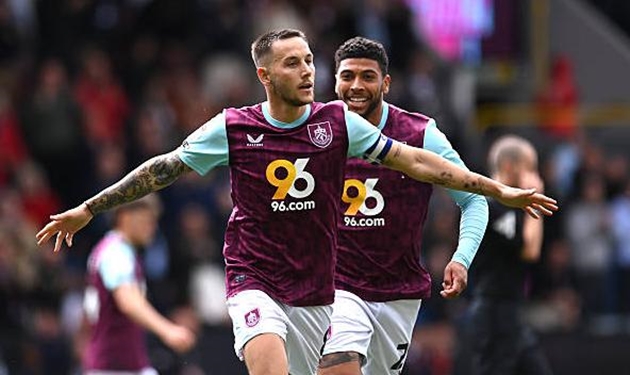 Josh Brownhill quyết định không gia hạn với Burnley.