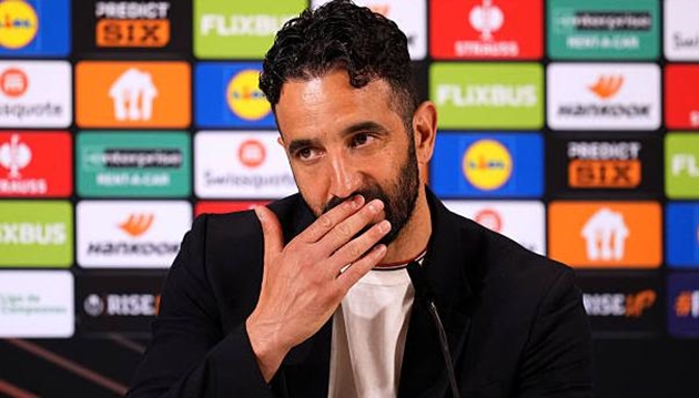 Ảnh bài viết Romano: Man United muốn chiêu mộ thêm tiền vệ