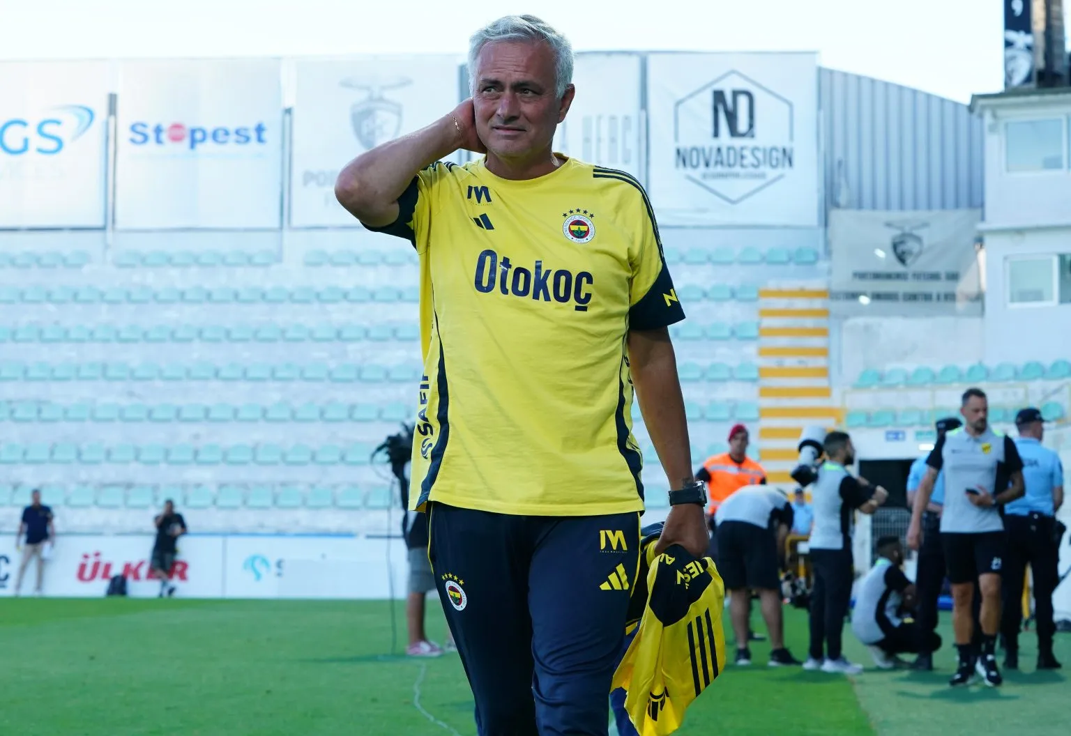 Ảnh bài viết Mourinho yêu cầu Fenerbahce chiêu mộ sao Real Madrid