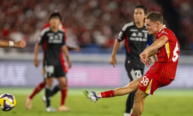Wirtz ghi bàn cho Liverpool.