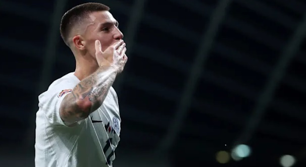 Newcastle cũng đang nhắm đến Sesko.