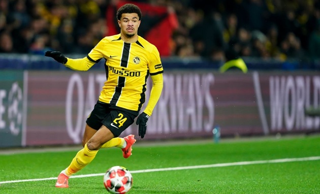 Ảnh bài viết Sau khi bỏ Guela Doue, Milan chuyển hướng sang Athekame