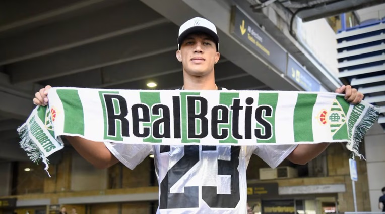 Ảnh bài viết Từ hầm mỏ đến La Liga trong 6 năm: Câu chuyện cổ tích của Nelson Deossa tại Real Betis