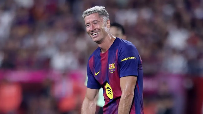 Ảnh bài viết Huyền thoại Ba Lan: "Robert không được lòng các đồng đội Barcelona, nên chuyển đến Ả Rập"