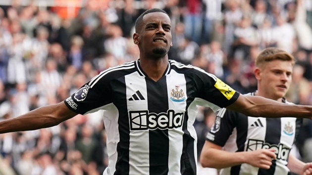Ảnh bài viết Giữa tin đồn Liverpool, Isak vẫn hội quân cùng Newcastle