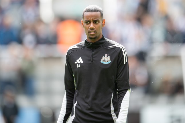 Ảnh bài viết Liverpool nhận cảnh báo về 'canh bạc' Alexander Isak