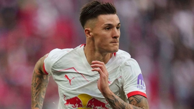 Ảnh bài viết Sesko tập riêng tại Leipzig giữa tin đồn tới MU hoặc Newcastle