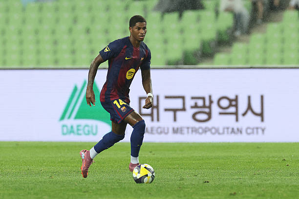 Rashford đã ghi bàn thắng đầu tiên cho Barca.